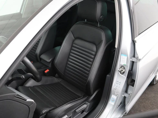Volkswagen Passat - Afbeelding 7 van 30