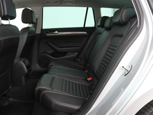 Volkswagen Passat - Afbeelding 8 van 30