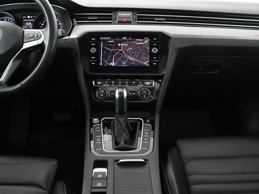 Volkswagen Passat - Afbeelding 10 van 30