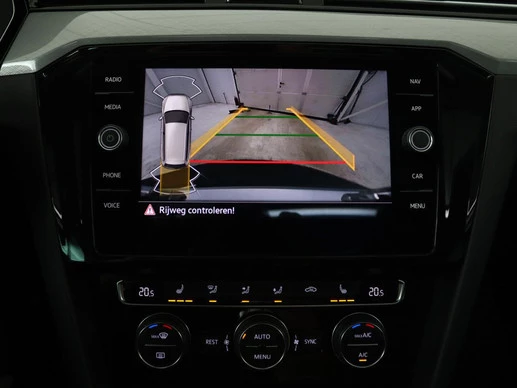 Volkswagen Passat - Afbeelding 14 van 30
