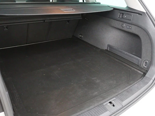 Volkswagen Passat - Afbeelding 28 van 30