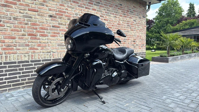 Harley-Davidson Street Glide - Afbeelding 2 van 25