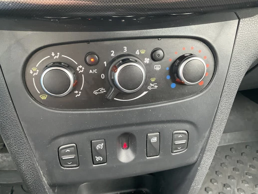 Dacia Logan - Afbeelding 25 van 30