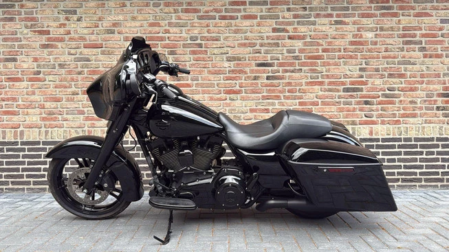 Harley-Davidson Street Glide - Afbeelding 1 van 21