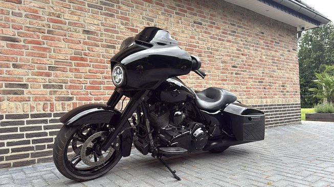 Harley-Davidson Street Glide - Afbeelding 2 van 21