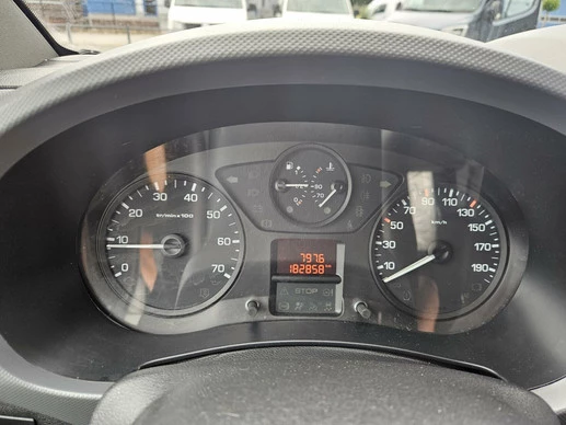 Peugeot Partner - Afbeelding 13 van 30