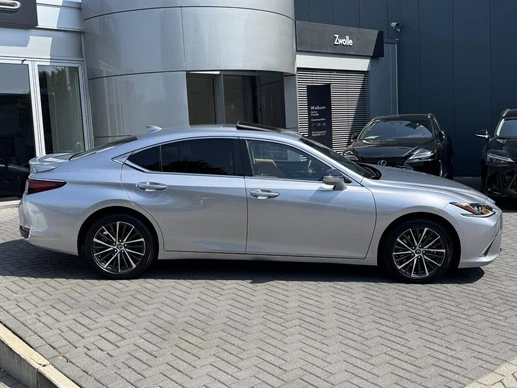 Lexus ES - Afbeelding 2 van 30