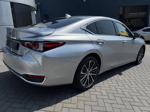 Lexus ES - Afbeelding 3 van 30