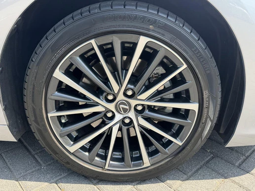 Lexus ES - Afbeelding 8 van 30