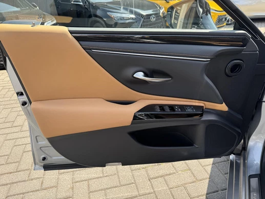 Lexus ES - Afbeelding 16 van 30