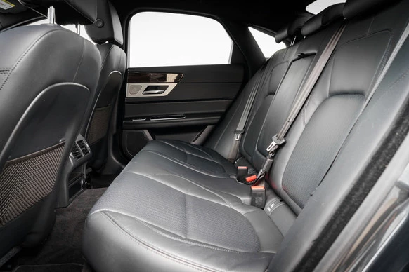 Jaguar XF - Afbeelding 16 van 30
