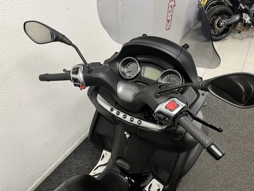 Piaggio MP3 - Afbeelding 9 van 24