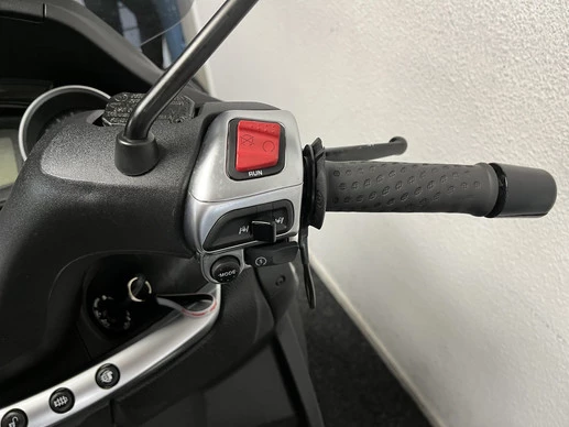 Piaggio MP3 - Afbeelding 23 van 24