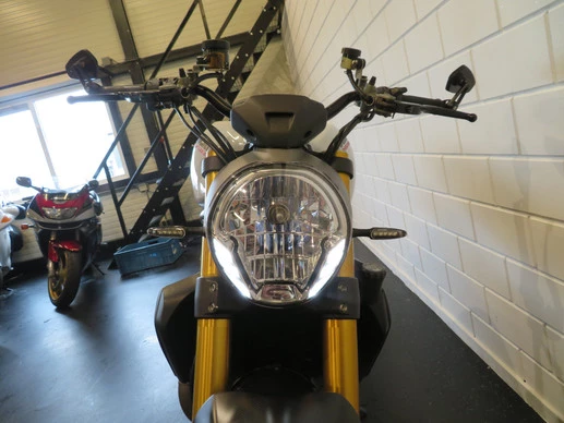 Ducati Monster - Afbeelding 9 van 14