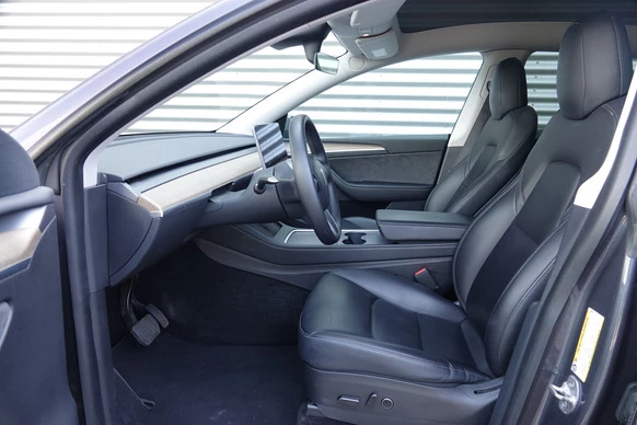 Tesla Model Y - Afbeelding 6 van 10