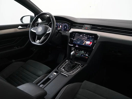Volkswagen Passat - Afbeelding 2 van 30