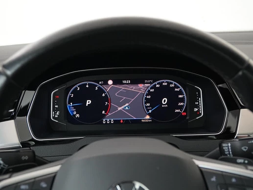 Volkswagen Passat - Afbeelding 8 van 30