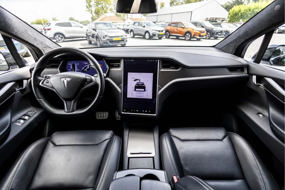 Tesla Model X - Afbeelding 28 van 30