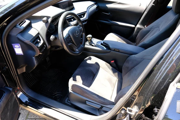 Lexus UX - Afbeelding 2 van 30