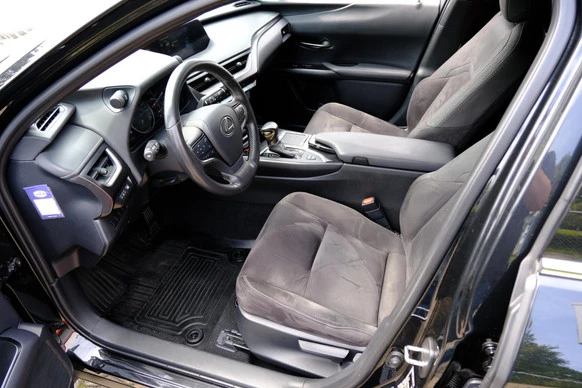 Lexus UX - Afbeelding 2 van 30