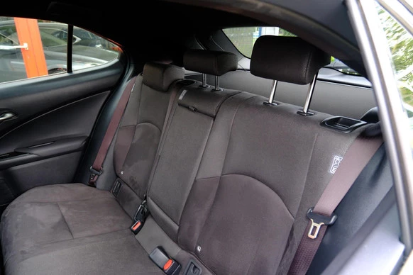 Lexus UX - Afbeelding 28 van 30