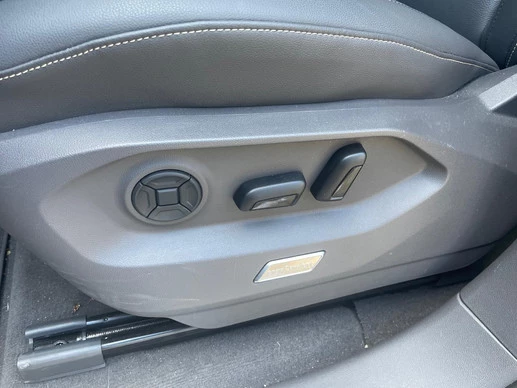 Volkswagen Touareg - Afbeelding 14 van 30