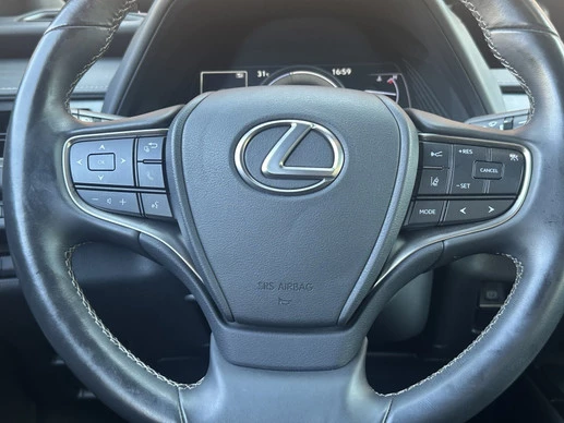 Lexus UX - Afbeelding 23 van 30