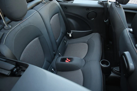 MINI Cooper Cabrio - Afbeelding 24 van 30