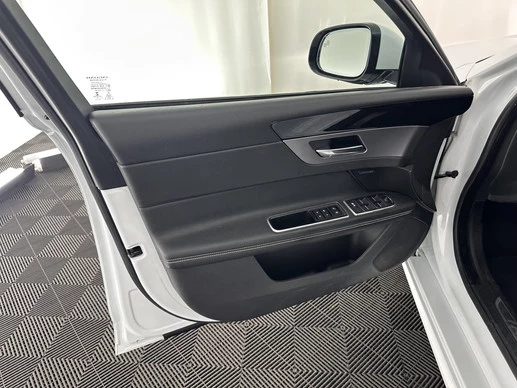Jaguar XF - Afbeelding 23 van 29