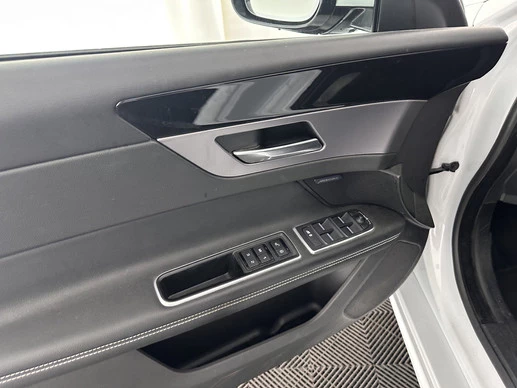 Jaguar XF - Afbeelding 24 van 29
