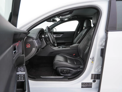 Jaguar XF - Afbeelding 8 van 30