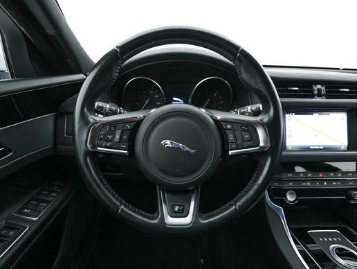 Jaguar XF - Afbeelding 17 van 30