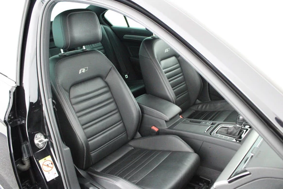 Volkswagen Passat - Afbeelding 2 van 30