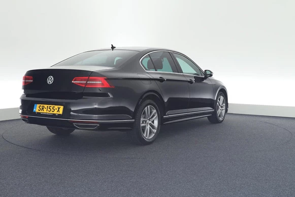 Volkswagen Passat - Afbeelding 8 van 30