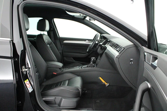 Volkswagen Passat - Afbeelding 12 van 30