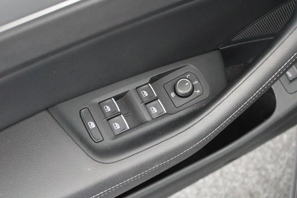 Volkswagen Passat - Afbeelding 14 van 30
