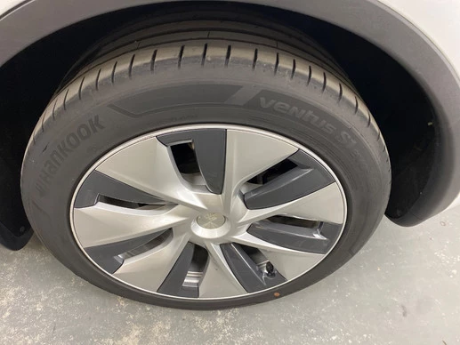 Tesla Model Y - Afbeelding 7 van 13