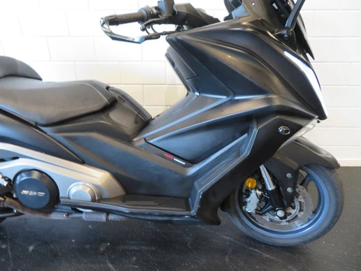 Kymco AK 550 - Afbeelding 9 van 14
