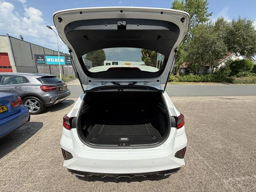 Kia Ceed - Afbeelding 24 van 30