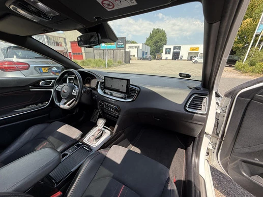 Kia Ceed - Afbeelding 28 van 30