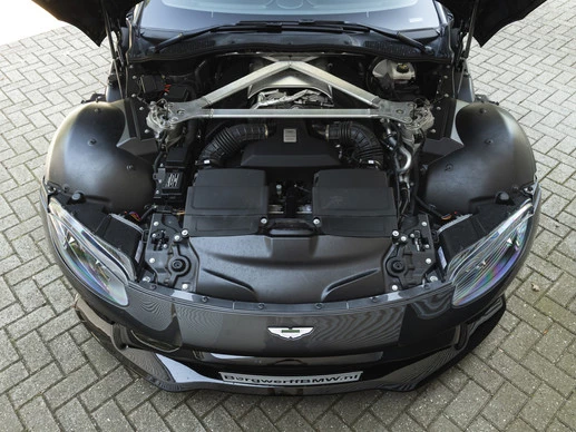 Aston Martin V8 Vantage - Afbeelding 8 van 30