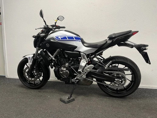 Yamaha MT 07 - Afbeelding 15 van 22