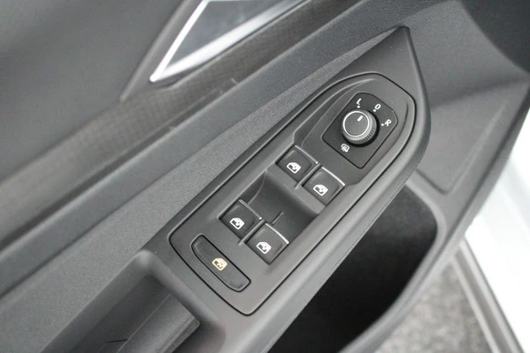 Volkswagen Golf - Afbeelding 15 van 30