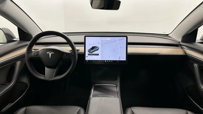 Tesla Model 3 - Afbeelding 2 van 30