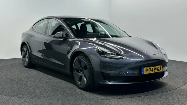 Tesla Model 3 - Afbeelding 3 van 30