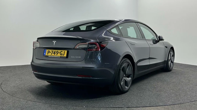 Tesla Model 3 - Afbeelding 5 van 30