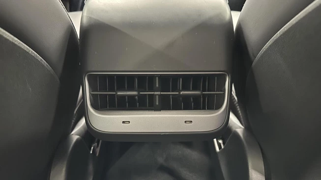 Tesla Model 3 - Afbeelding 18 van 30