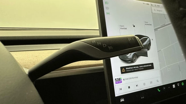 Tesla Model 3 - Afbeelding 25 van 30