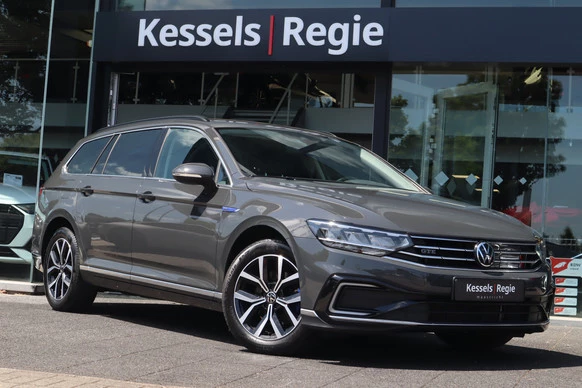 Volkswagen Passat - Afbeelding 1 van 30
