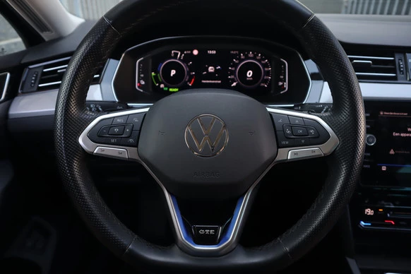 Volkswagen Passat - Afbeelding 12 van 30